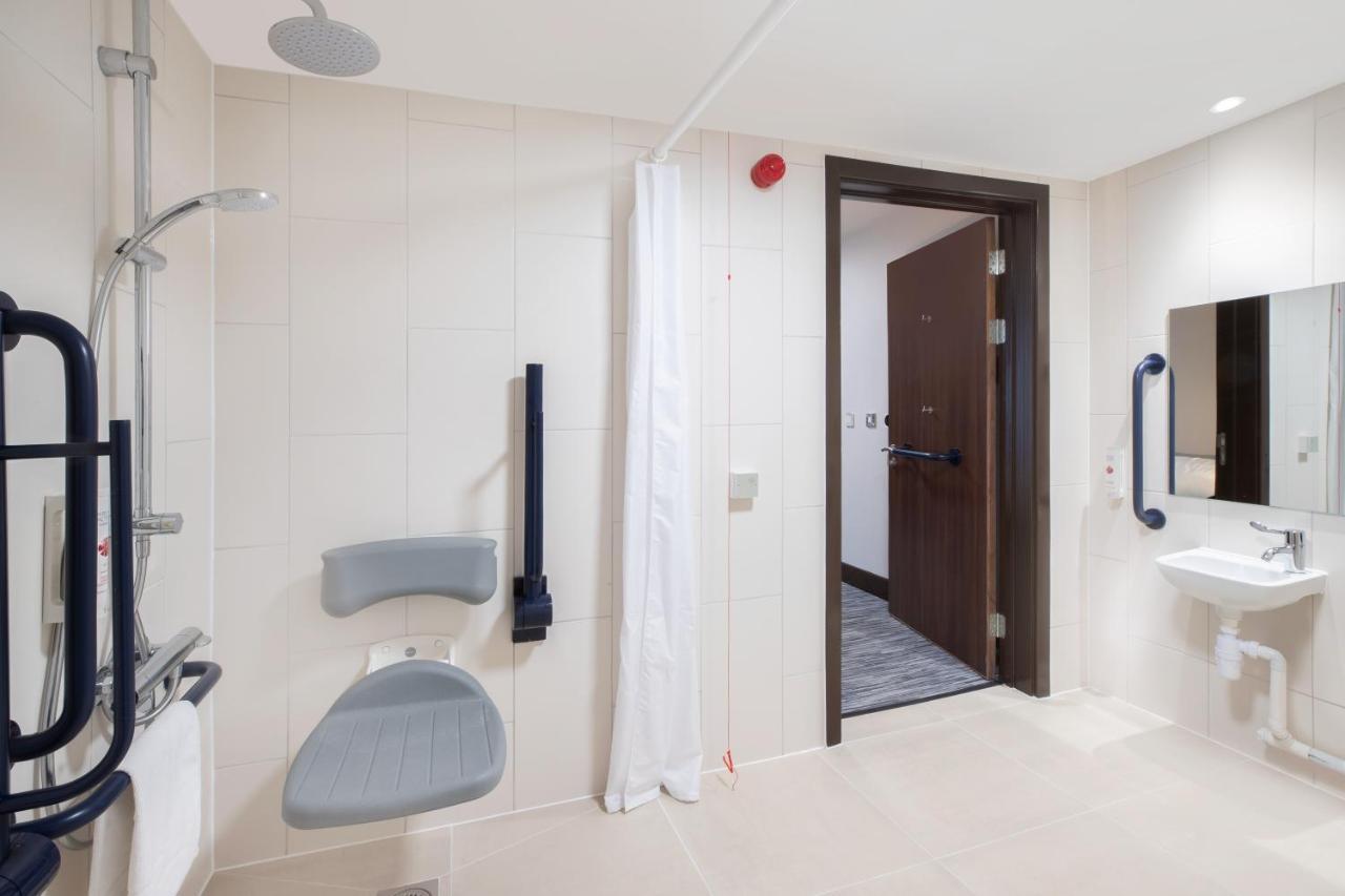 Ramada By Wyndham East